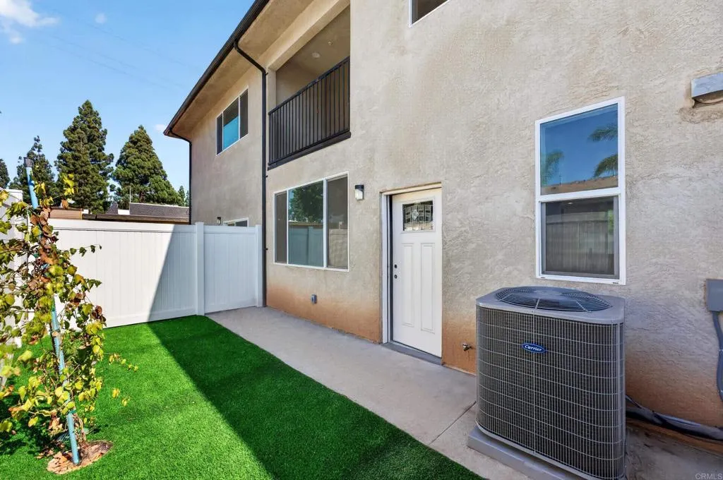 395 N 1St Street, El Cajon, CA 92021 395 N 1St Street, El Cajon, CA 92021