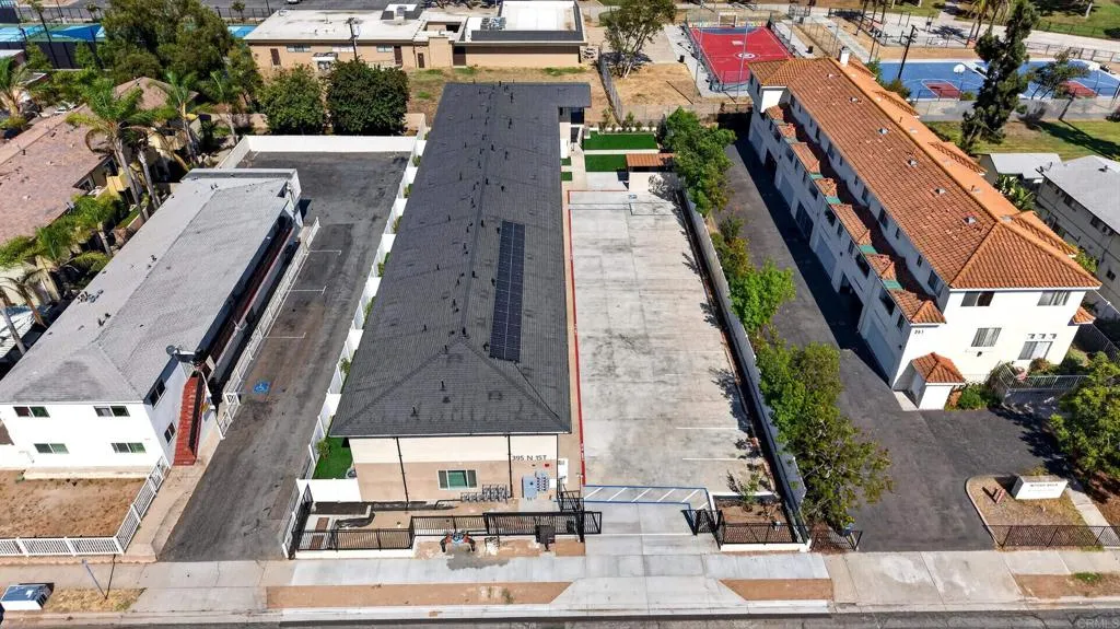 395 N 1St Street, El Cajon, CA 92021 395 N 1St Street, El Cajon, CA 92021