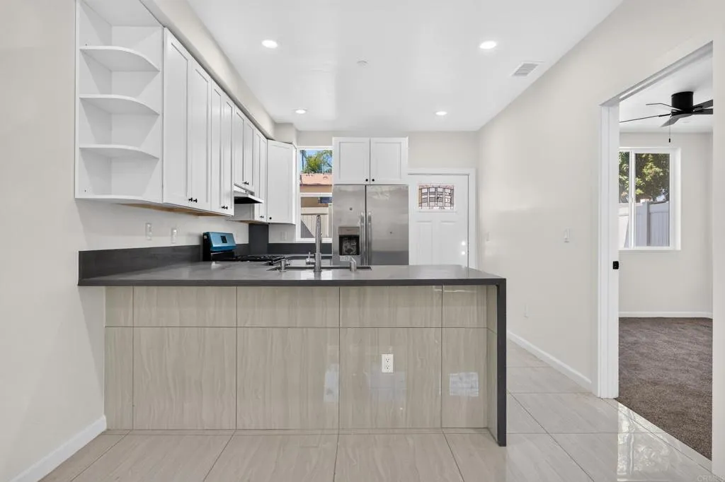 395 N 1St Street, El Cajon, CA 92021 395 N 1St Street, El Cajon, CA 92021