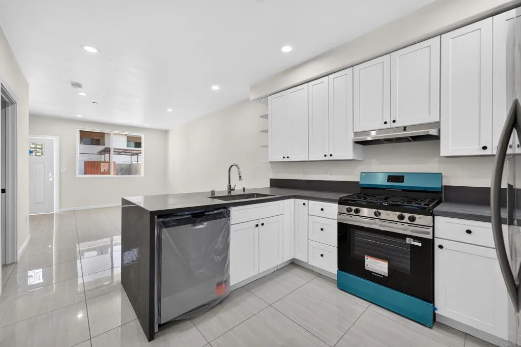 395 N 1St Street, El Cajon, CA 92021 395 N 1St Street, El Cajon, CA 92021