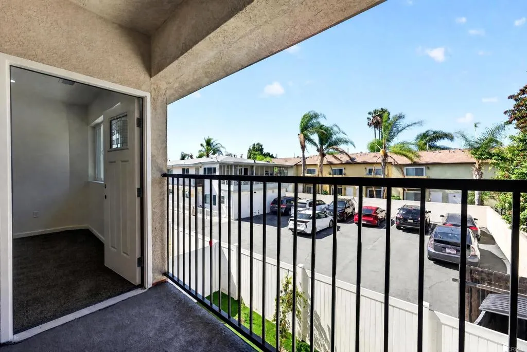 395 N 1St Street, El Cajon, CA 92021 395 N 1St Street, El Cajon, CA 92021