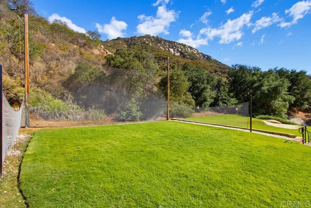 https://cdn.realtyfeed.com/cdn/127/307101007/aaf829f6b07b057bb8db091545fb19e8.webp