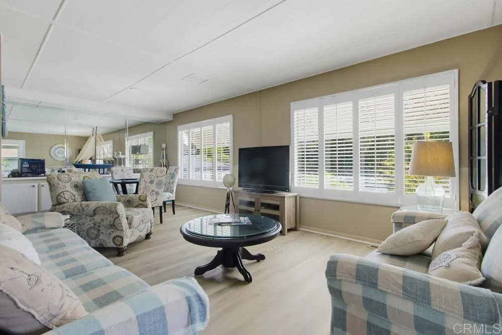 https://cdn.realtyfeed.com/cdn/127/307101007/fd6d8f87a254cf8ee9a12cb1664191e7.webp