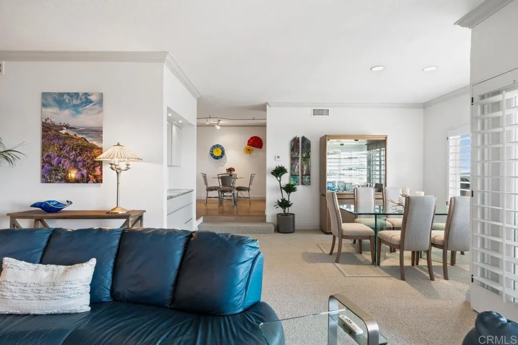 https://cdn.realtyfeed.com/cdn/127/307101075/2b7e1006eb48ae82ef2ef6f705022266.webp