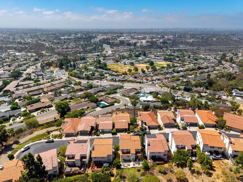 https://cdn.realtyfeed.com/cdn/127/307101075/8b5f82638d0c1613378b9bf0285b00e0.webp