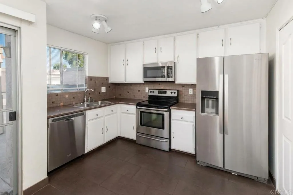 https://cdn.realtyfeed.com/cdn/127/307101129/3a06edff229b2f6af7814d413cf40213.webp
