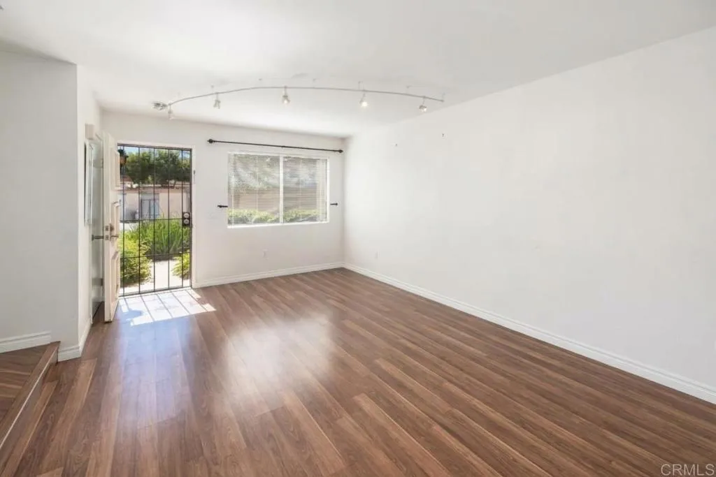 https://cdn.realtyfeed.com/cdn/127/307101129/955b8c7d949780e7330b8e05f81637d8.webp