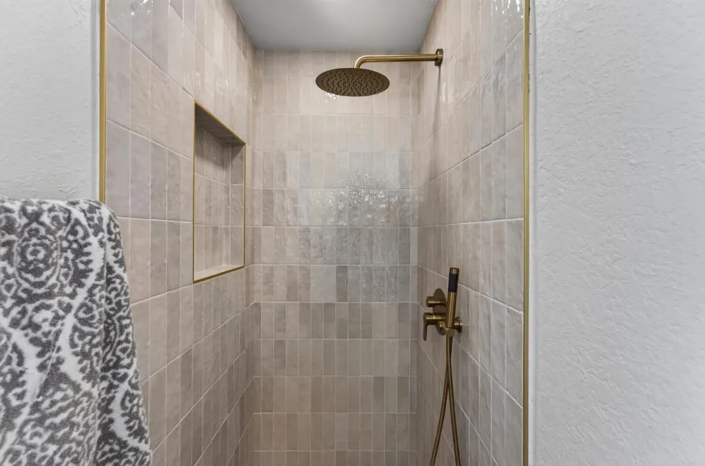 https://cdn.realtyfeed.com/cdn/127/307101131/1f961b568819e6452a7965a737dc1b53.webp