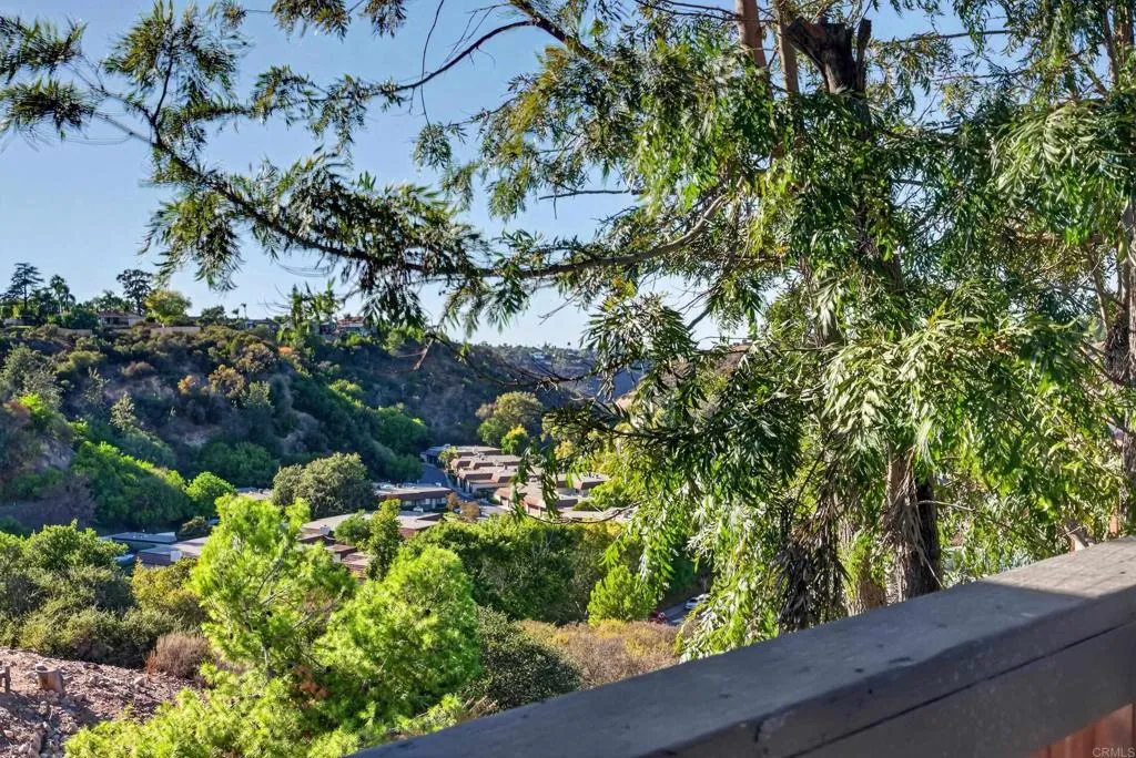 https://cdn.realtyfeed.com/cdn/127/307101131/914985a1efba2eba44ccfa030645794c.webp