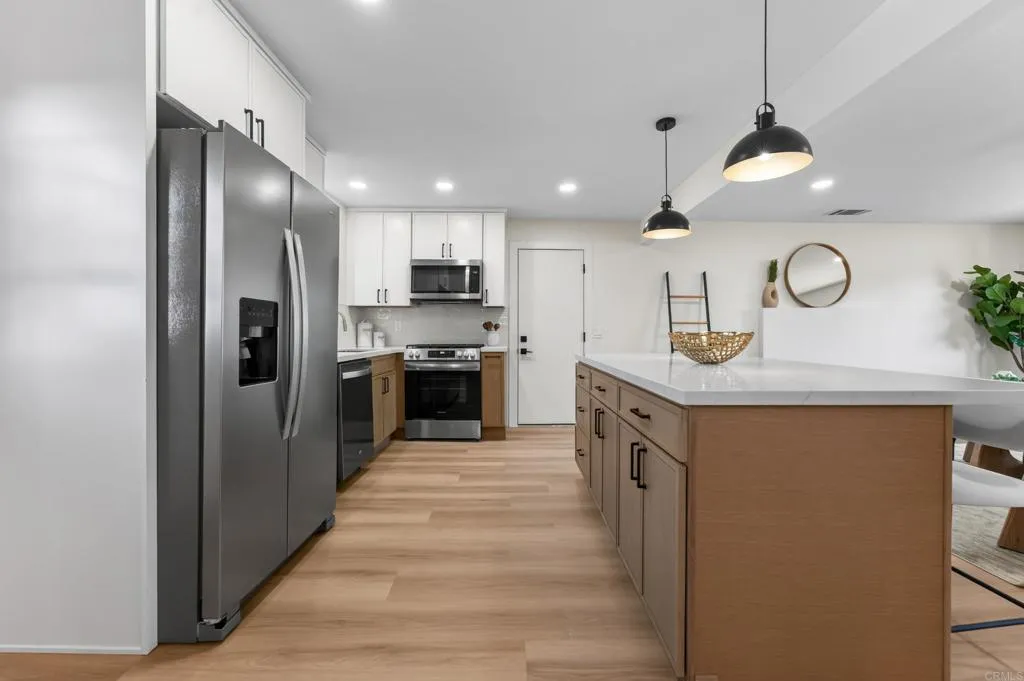 https://cdn.realtyfeed.com/cdn/127/307101131/bde2ea2e02443ff9fe0623b249aba7fb.webp