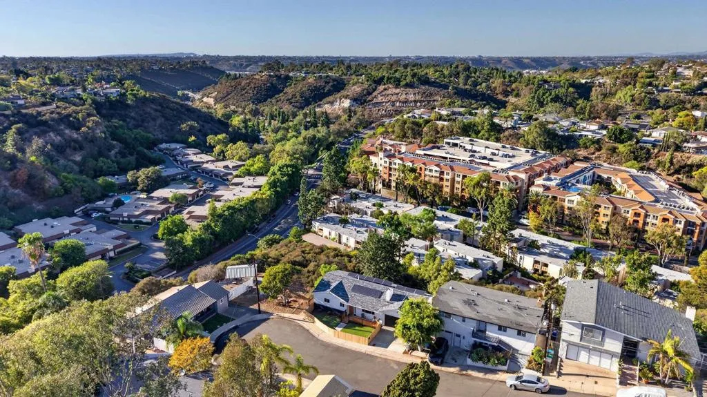 https://cdn.realtyfeed.com/cdn/127/307101131/bde54bd7495eefb0761110229f8e0ee2.webp