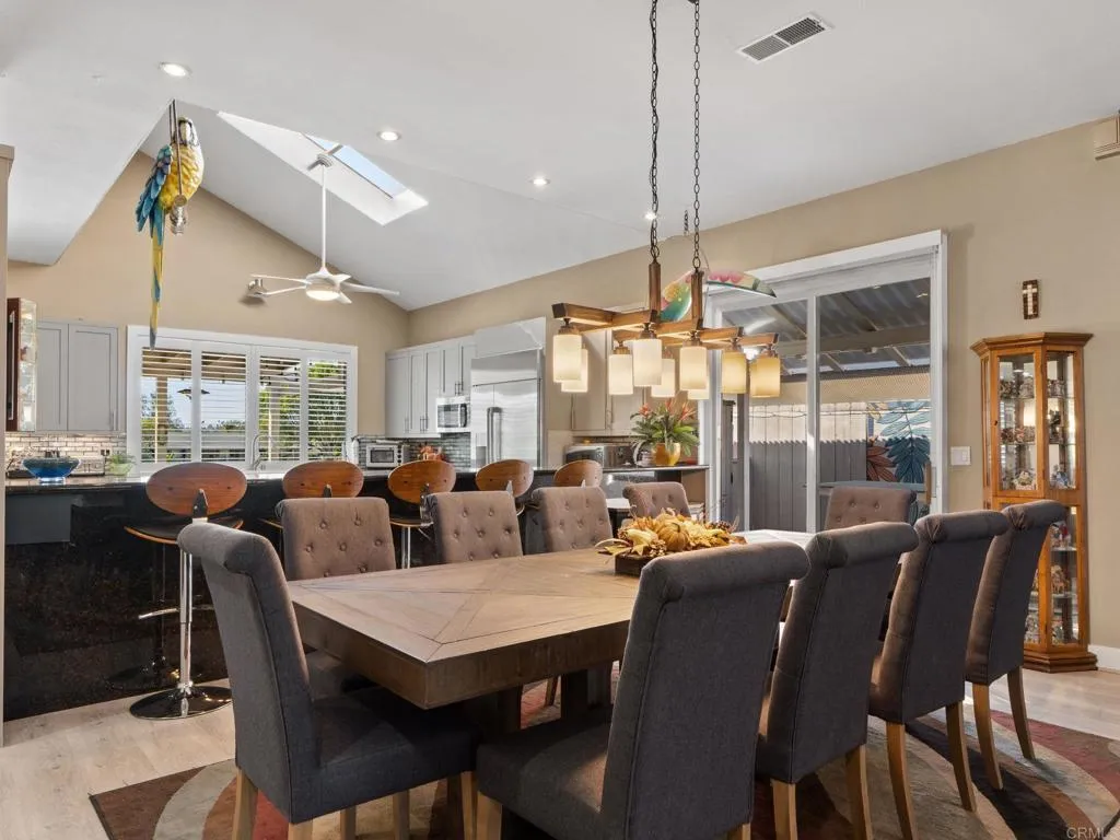https://cdn.realtyfeed.com/cdn/127/307101174/8a6fef6824cfae35db84d4a549ce7675.webp