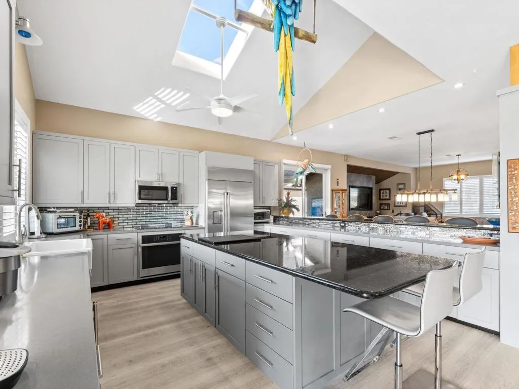 https://cdn.realtyfeed.com/cdn/127/307101174/d8e5d2d534e378bf0efebdf6e74ce90e.webp