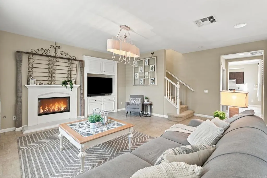 https://cdn.realtyfeed.com/cdn/127/307101203/72d560dcc18556c6ce5cfd08040ce4d5.webp