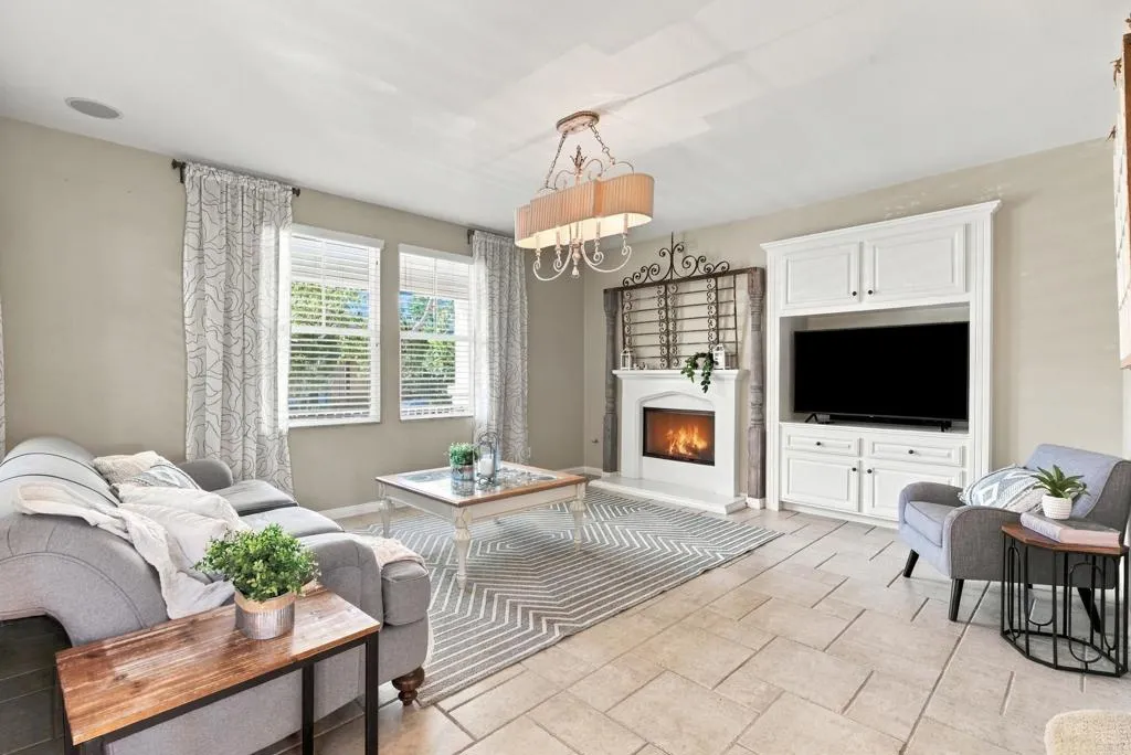 https://cdn.realtyfeed.com/cdn/127/307101203/7a9caf9a9b2b1de21f4b98cfbcebb99b.webp