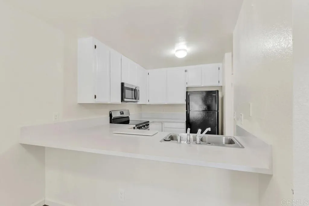 https://cdn.realtyfeed.com/cdn/127/307101221/3fbc6a82265c2967b23b242a47de68ce.webp