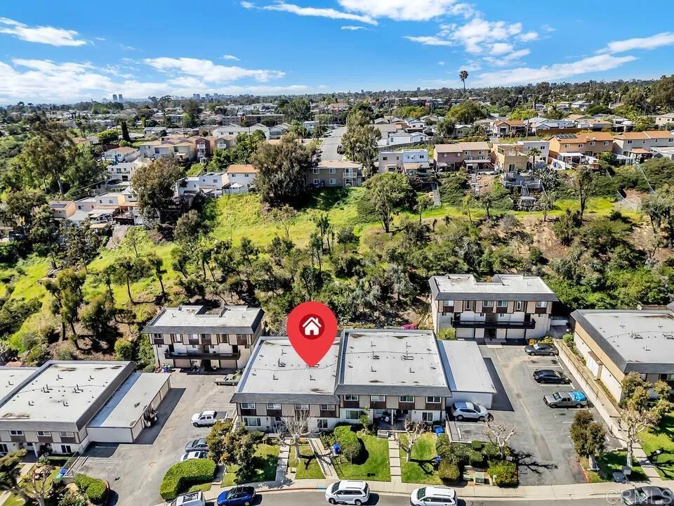https://cdn.realtyfeed.com/cdn/127/307101221/b0351f138db04a718b6df7814aa8acf7.webp