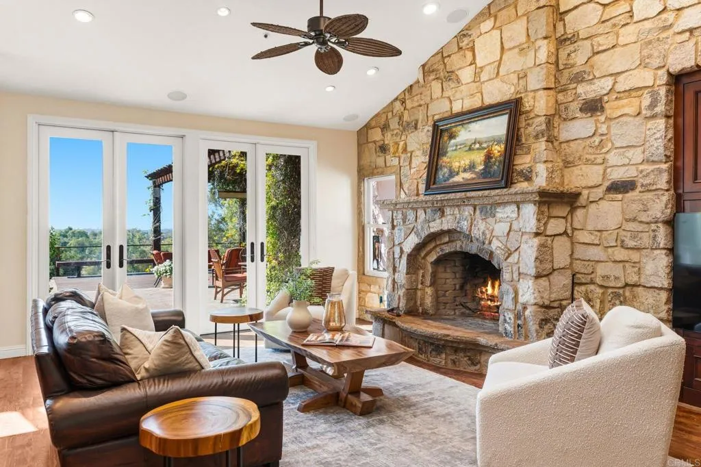 https://cdn.realtyfeed.com/cdn/127/307101270/1253063dcc0e9ce638648ba84ab14e4c.webp
