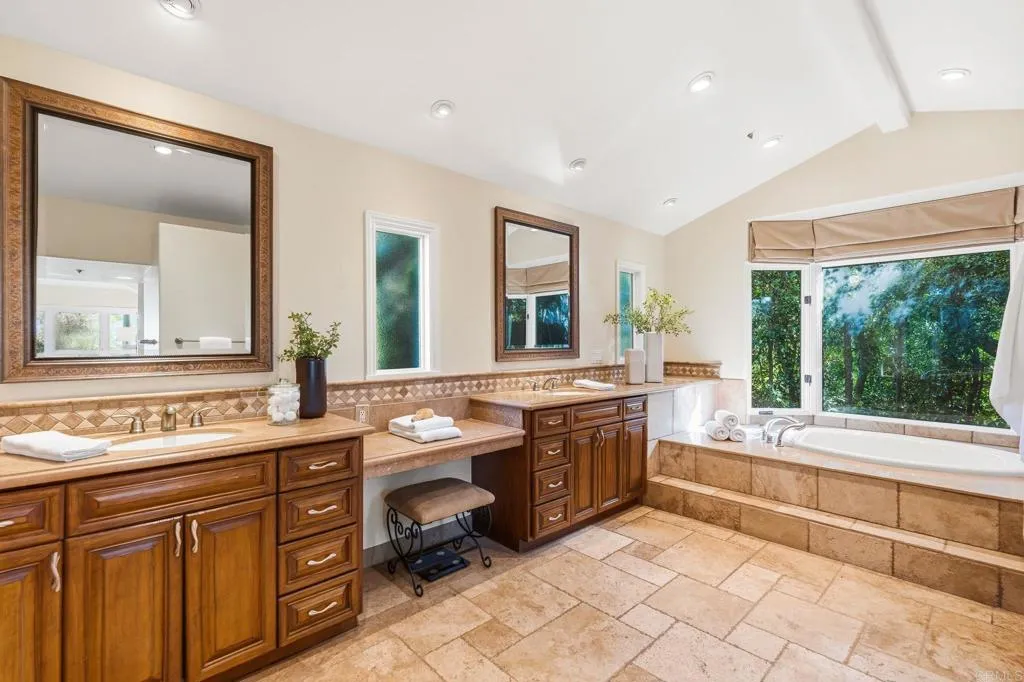 https://cdn.realtyfeed.com/cdn/127/307101270/be2cd0f748db902f9d6312ffe71d23d4.webp