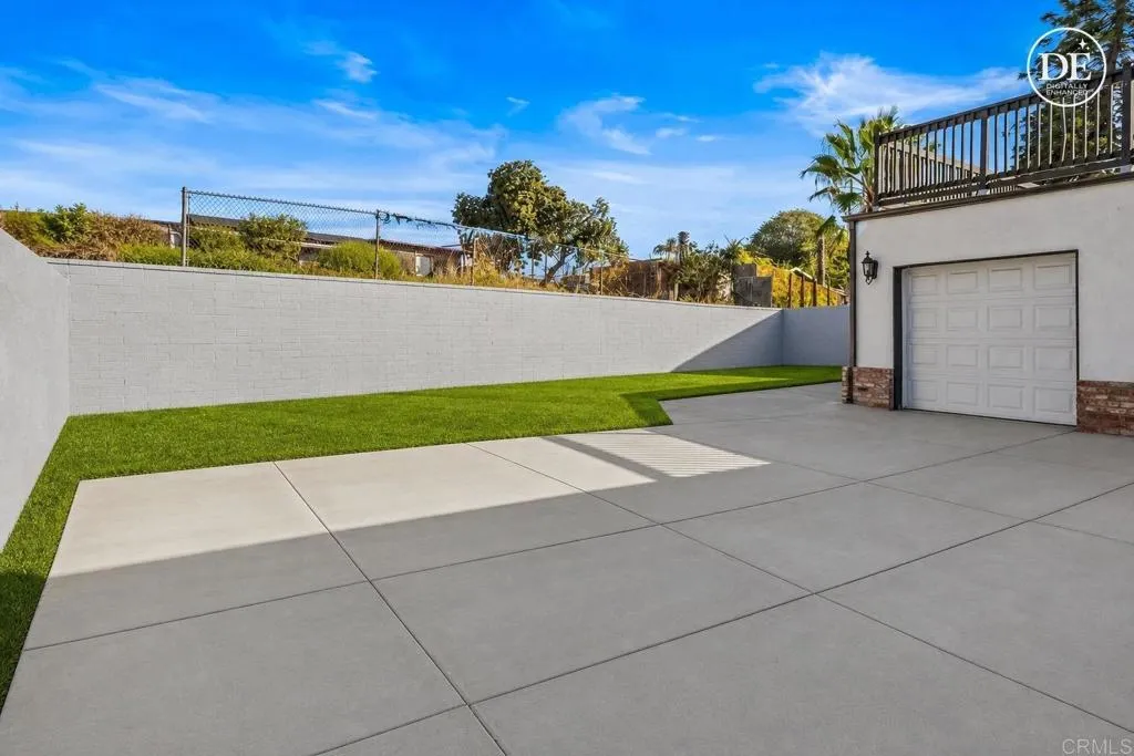 5206 La Paz Drive, San Diego, CA 92114
