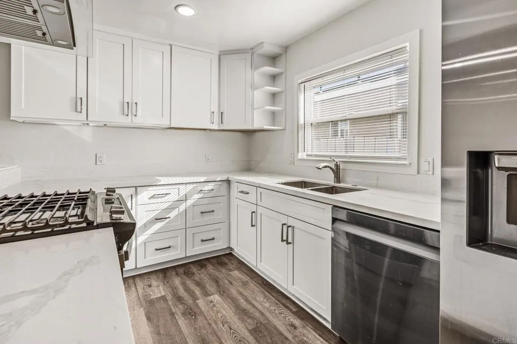 5206 La Paz Drive, San Diego, CA 92114
