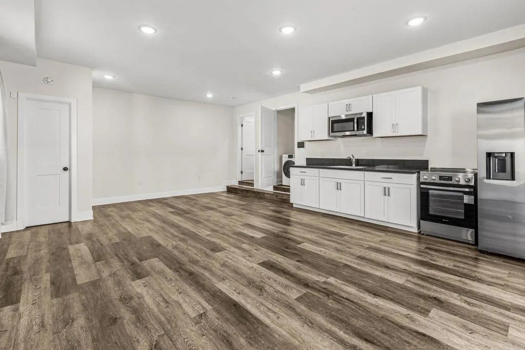 5206 La Paz Drive, San Diego, CA 92114