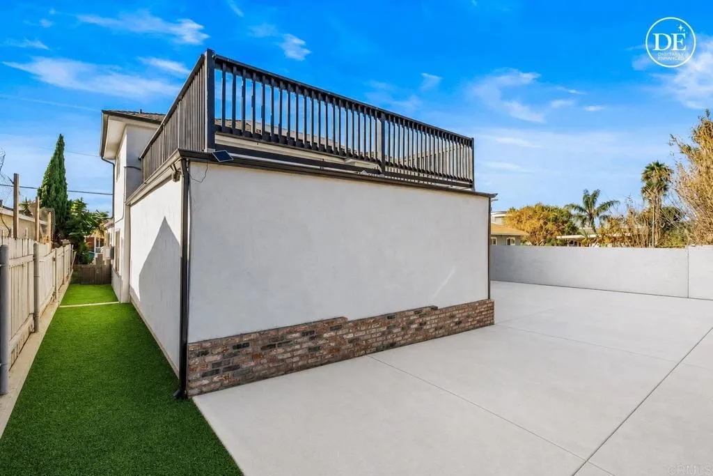 5206 La Paz Drive, San Diego, CA 92114