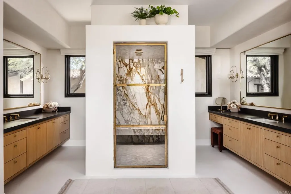 525 Sleeping Indian Rd, Oceanside, CA 92057