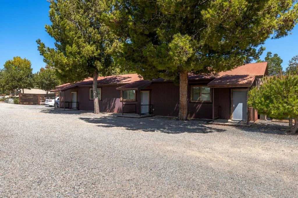 577 Sleeping Indian Rd, Oceanside, CA 92057 Apartments/Storage