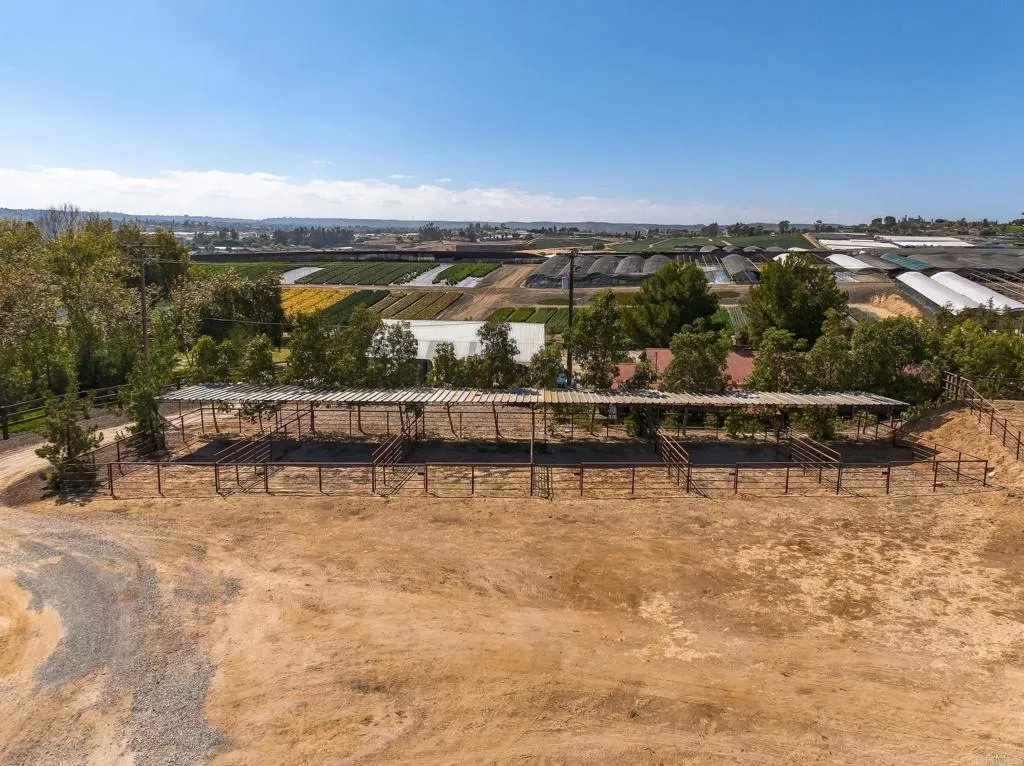 577 Sleeping Indian Rd, Oceanside, CA 92057 6 Covered Horse Stalls