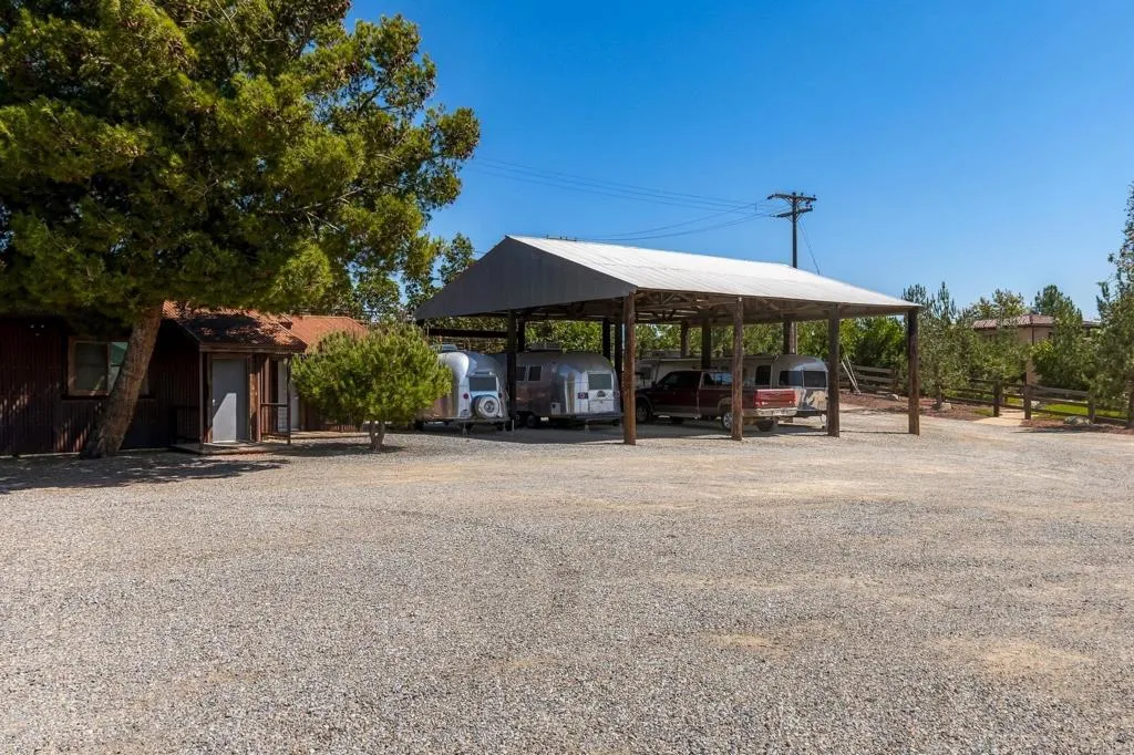 577 Sleeping Indian Rd, Oceanside, CA 92057 Covered RV/Airstream Parking