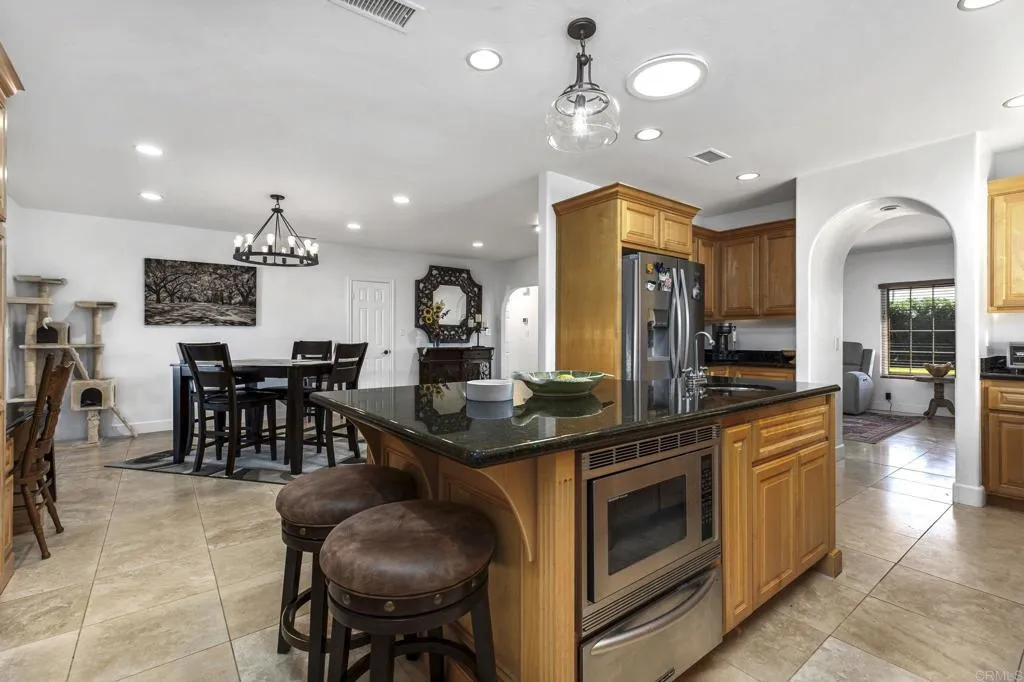 325 West Haverford, Ramona, CA 92065 325 West Haverford, Ramona, CA 92065