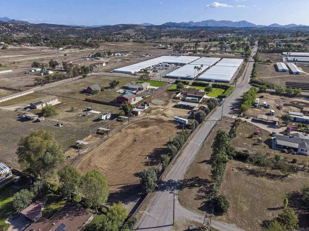 325 West Haverford, Ramona, CA 92065 325 West Haverford, Ramona, CA 92065