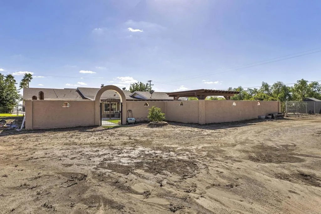 325 West Haverford, Ramona, CA 92065 325 West Haverford, Ramona, CA 92065