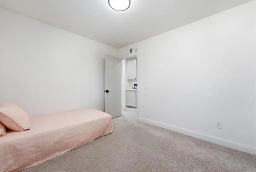 https://cdn.realtyfeed.com/cdn/127/307101411/29dbe8bfee54d40dda5b2926e50455e2.webp