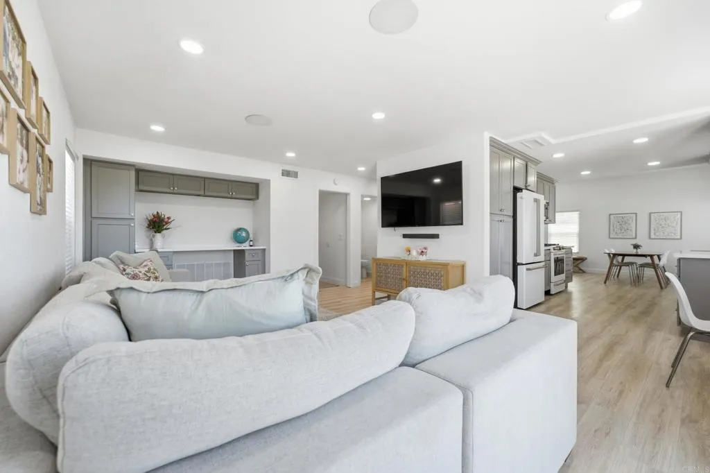 https://cdn.realtyfeed.com/cdn/127/307101411/57d46dc46df66c23fbfe3f3f08ff2586.webp