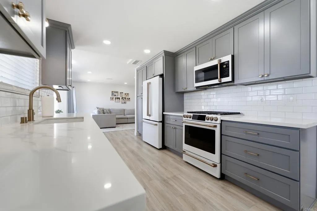 https://cdn.realtyfeed.com/cdn/127/307101411/811ceed59c90289b71574bcdfa3c1a0e.webp