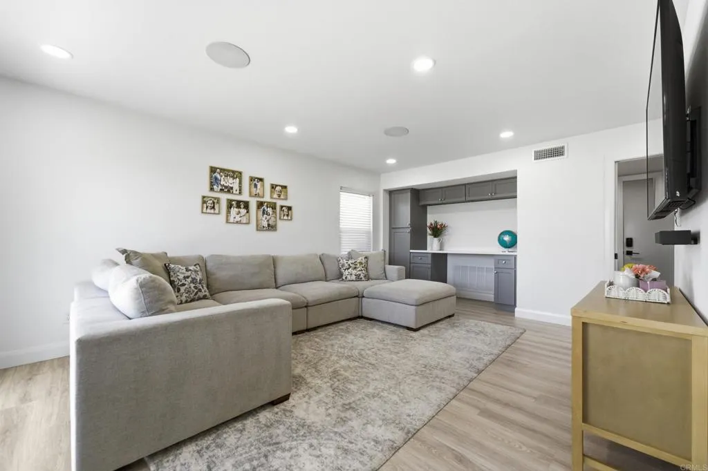 https://cdn.realtyfeed.com/cdn/127/307101411/bff8f3b2b0cdb185a2d35ac98f05c662.webp