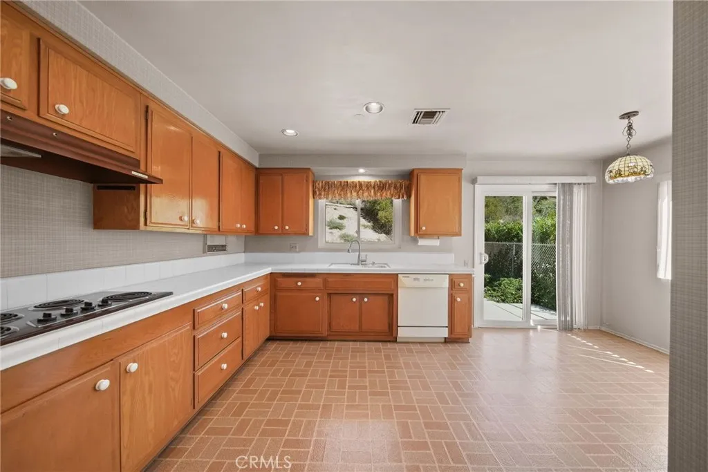 Glendale, CA 91208