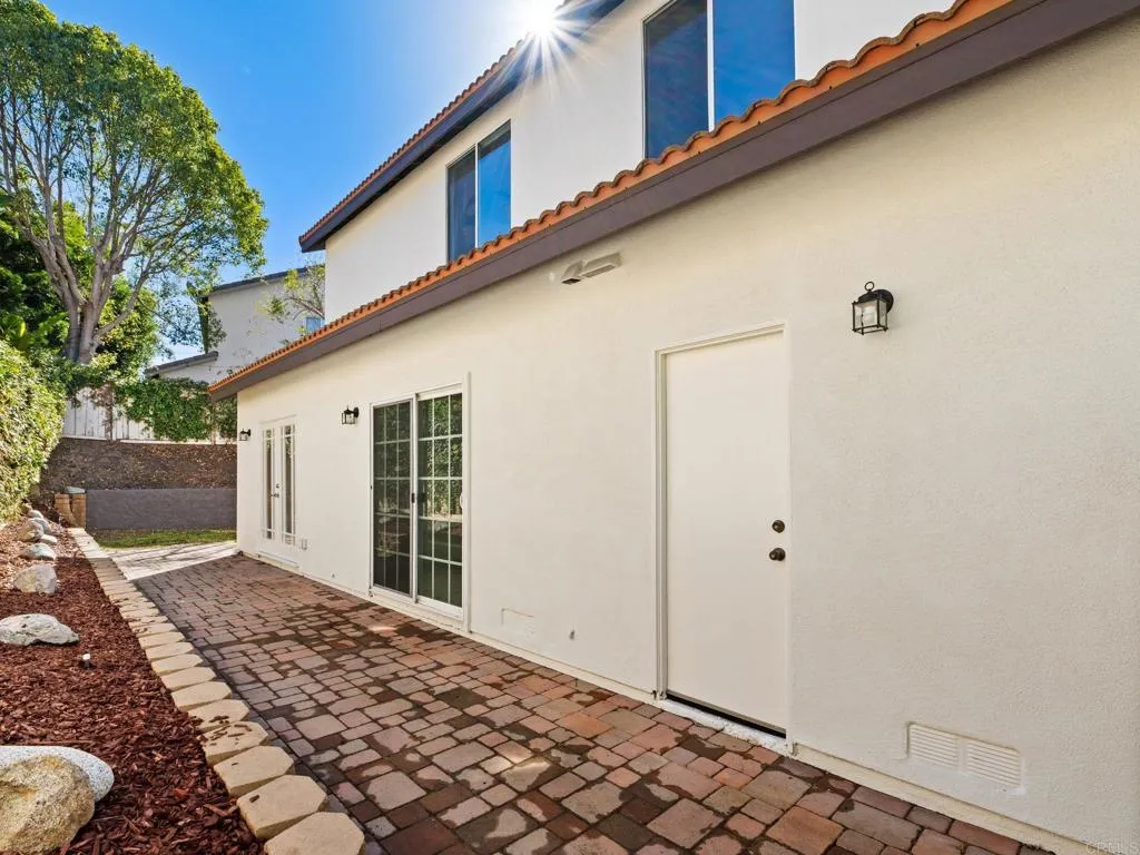2353 Summerwind Place, Carlsbad, CA 92008 2353 Summerwind Place, Carlsbad, CA 92008
