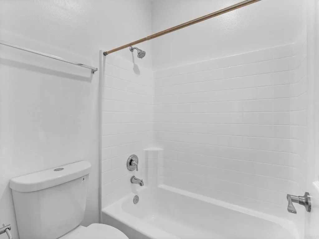 2353 Summerwind Place, Carlsbad, CA 92008 2353 Summerwind Place, Carlsbad, CA 92008