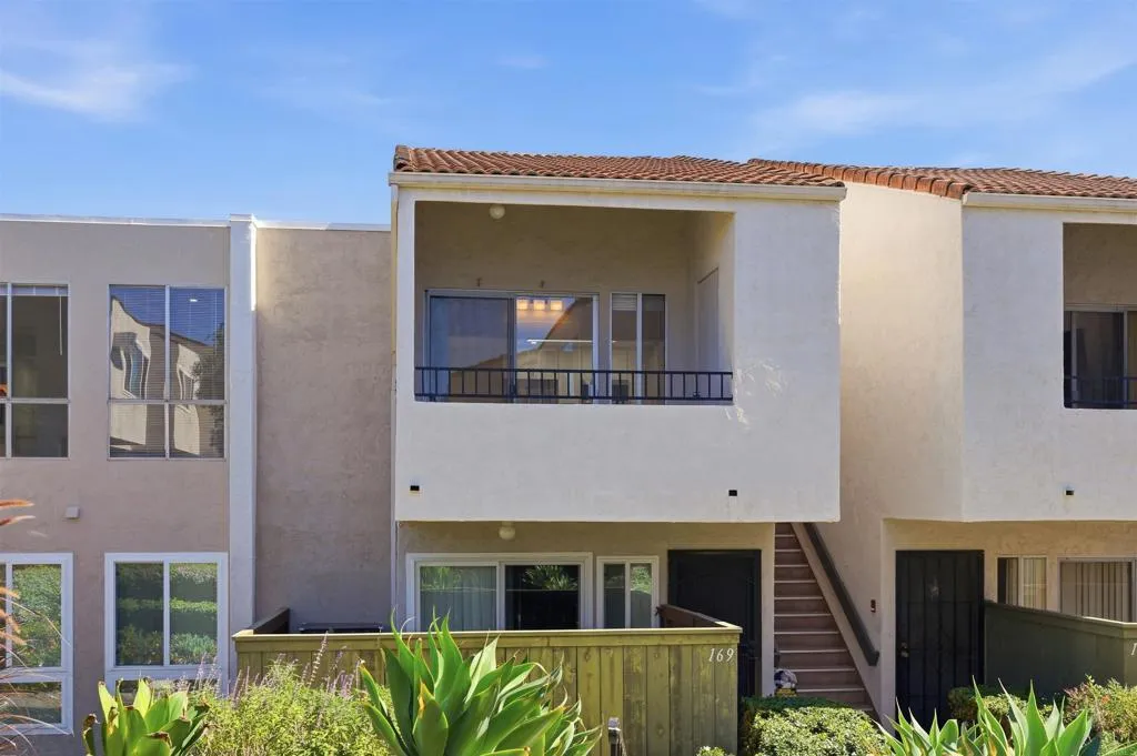 https://cdn.realtyfeed.com/cdn/127/307101664/7ba7549b4baccb5f904132e0e595a1bd.webp