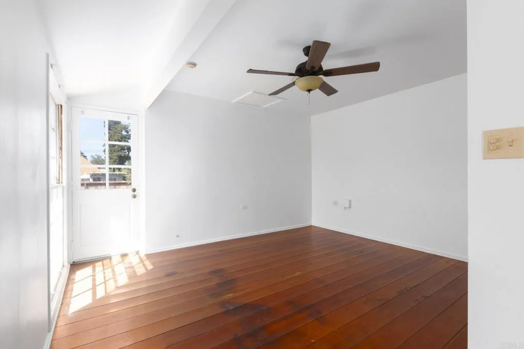 https://cdn.realtyfeed.com/cdn/127/307101758/3a6e61f9756746beec655ab716cff1cb.webp
