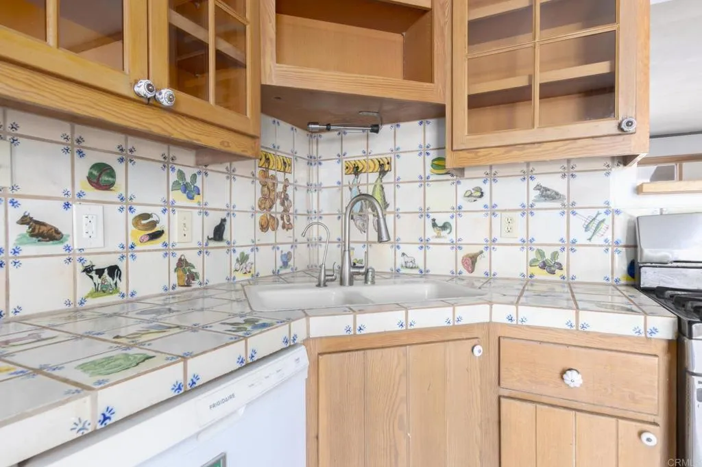 https://cdn.realtyfeed.com/cdn/127/307101758/ac49444711da8647c5ab72f0af0d1393.webp