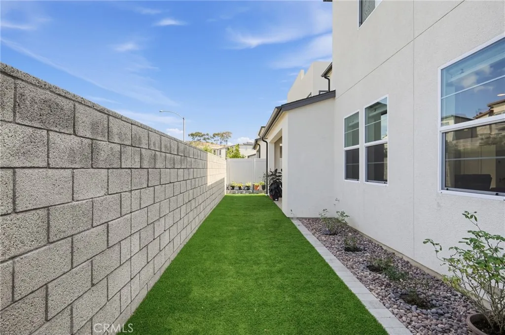 https://cdn.realtyfeed.com/cdn/127/307101797/409ba2486287ef8aa2a96b6f86bea078.webp