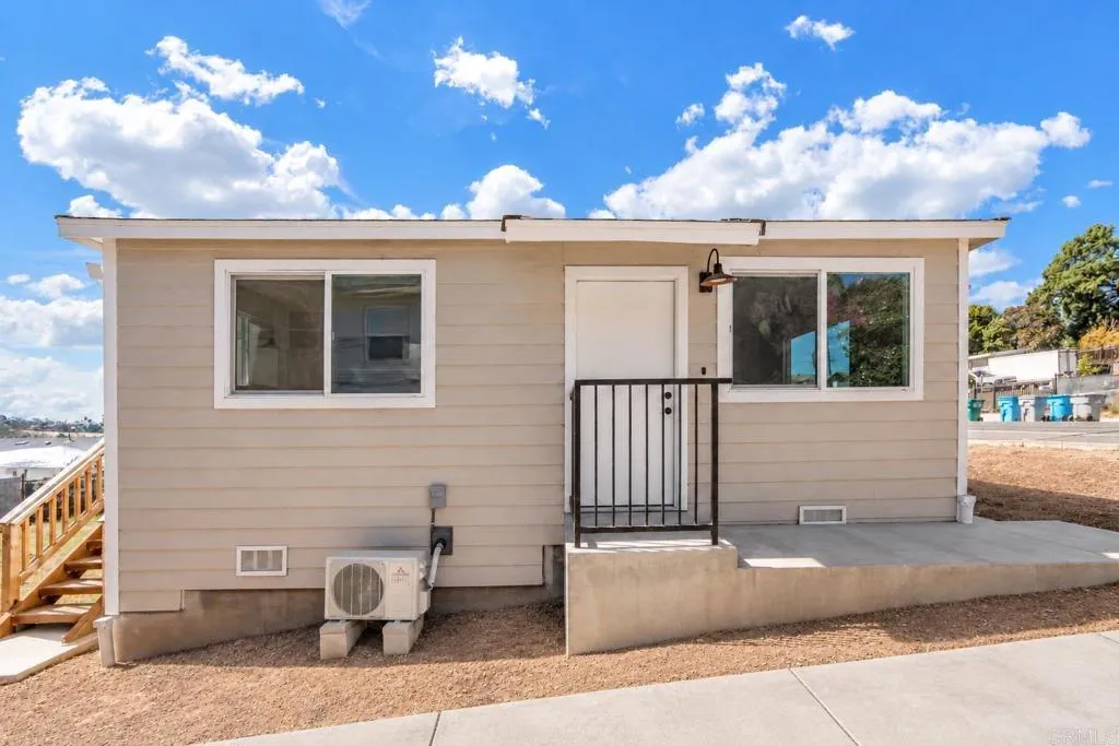 6327-1/2 Brooklyn Avenue, San Diego, CA 92114