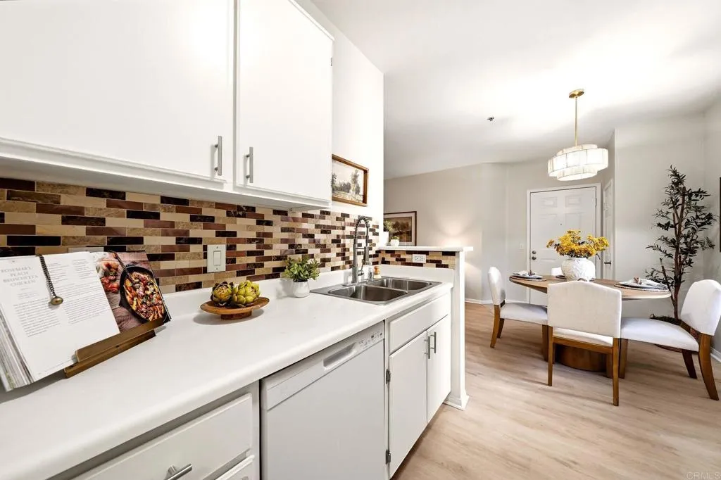 https://cdn.realtyfeed.com/cdn/127/307101849/3ed8d833b2fe74c7e716e20943966c79.webp