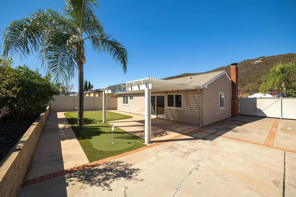 https://cdn.realtyfeed.com/cdn/127/307101915/25881900d8eca1167d53fd08d24c98ea.webp