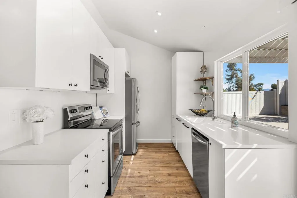 https://cdn.realtyfeed.com/cdn/127/307101915/6fe88b1b428712f029e49f58e179d467.webp