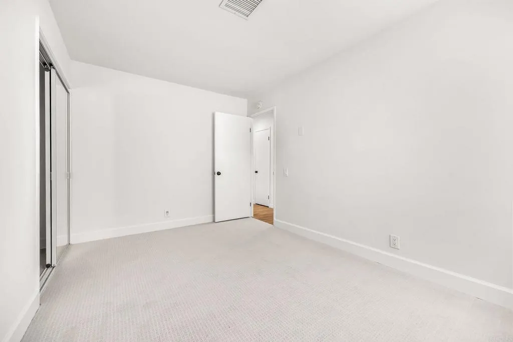 https://cdn.realtyfeed.com/cdn/127/307101915/920a0420ed7cb80cf41693733560cf97.webp